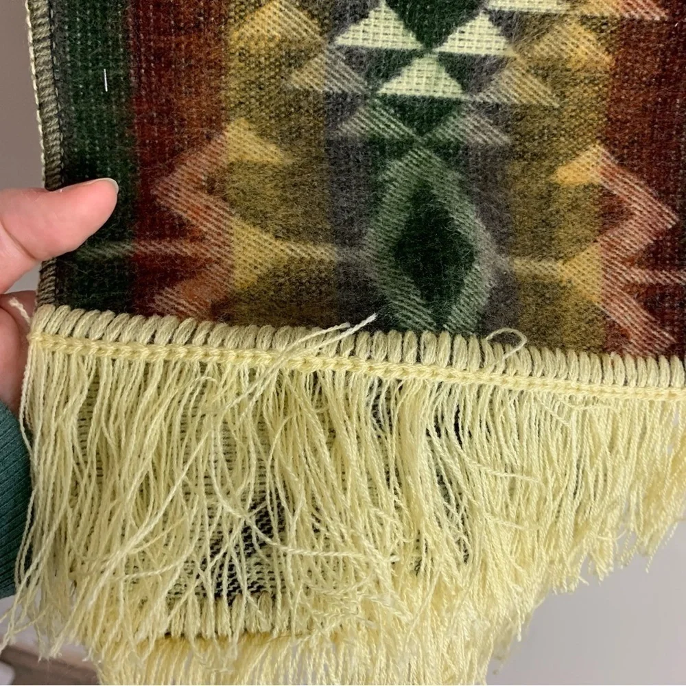 Green, Dark Red & Cream Aztec Western Print Fringe Scarf